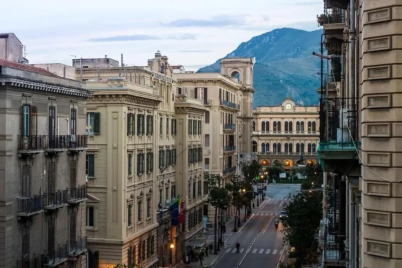 **  Hotel Italia Palermo İtalya